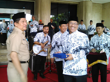 Pencarian PGRI Solok - Persatuan Guru Republik Indonesia Cabang Solok